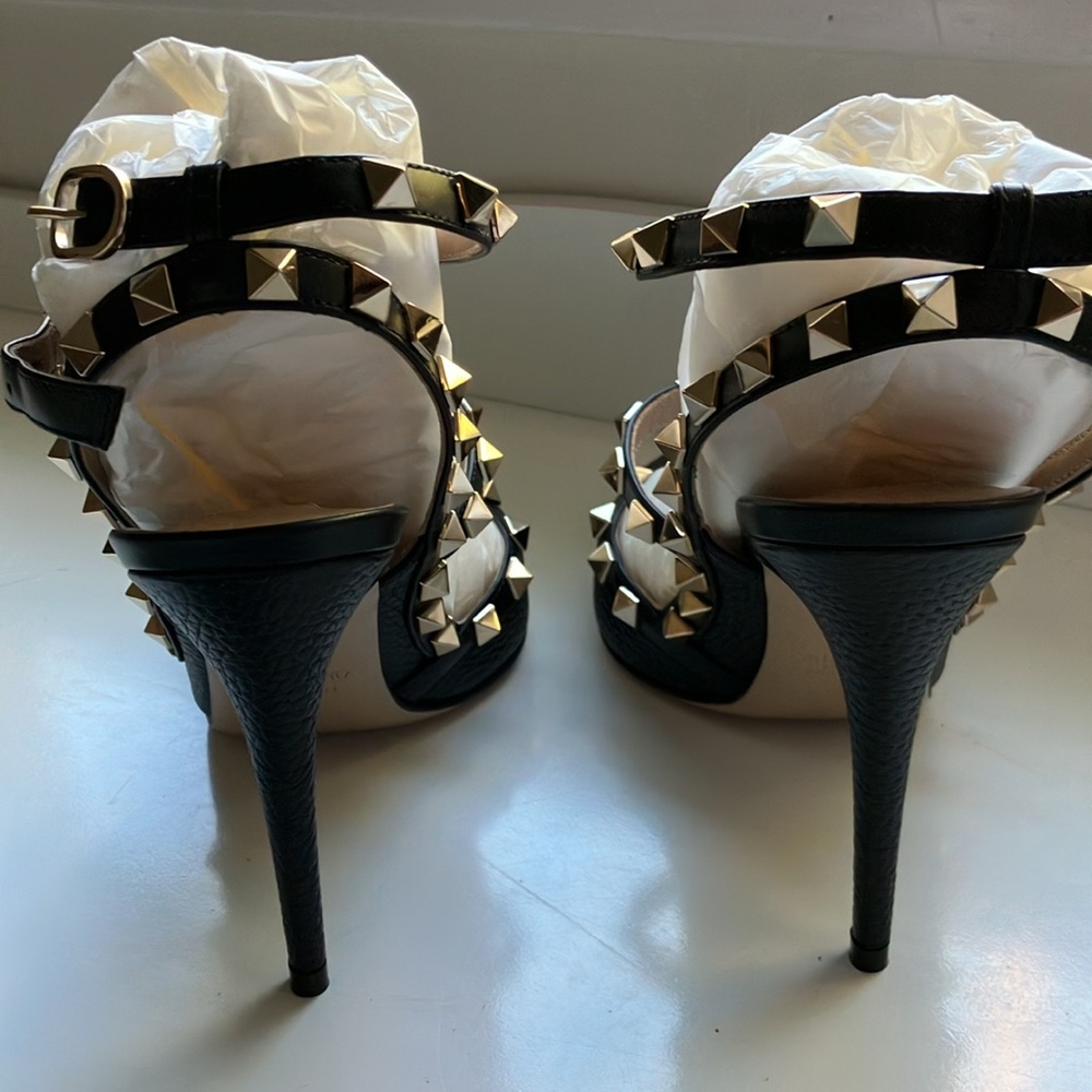 Valentino Garavani Black Rockstud Heels NWT - Picture 5 of 7